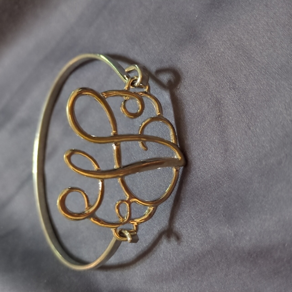 Cursive Letter 'V' Silver Bangle
